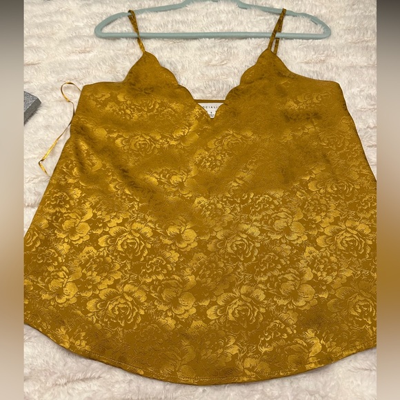 Socialite Tops - NWOT Socialite Top